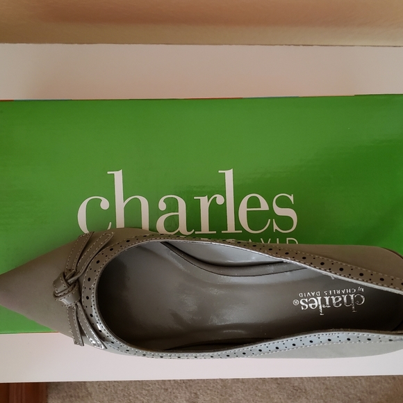 NIB Charles David 7.5 - Picture 2 of 3